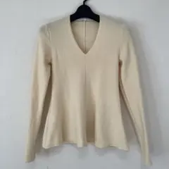 ユニクロ－Vネックニット トップス