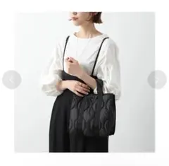 A.P.C. パデッド ハンドバッグ 新品のサムネイル