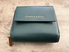 CHARLES & KEITH 二つ折り財布 ダークグリーン