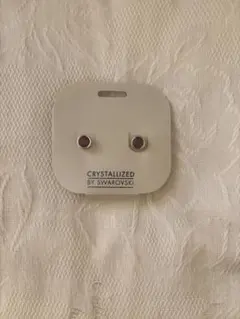 Swarovski クリスタライズド ピアス　紫　スワロフスキー