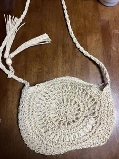 円形編み紐ショルダーバッグ