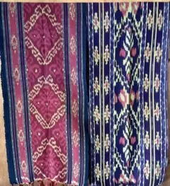 伝統的なイカット織物 2枚セット 赤 紺 ウォールデコレーション