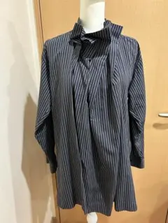 ⭐️最終価格⭐️イッセイミヤケ黒にグレーストライプシャツ極美品⭐️のサムネイル