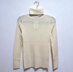 エクストラファインメリノリブタートルネックセーター