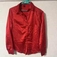 赤 サテン 長袖シャツ
