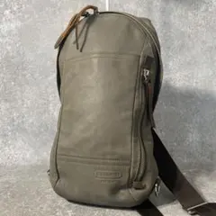 希少 美品 コーチ ボディバッグ トンプソン 斜め掛け レザー カーキ ロゴ COACH コーチ 70360 トンプソン ボディバッグ レザー メンズ ブランド