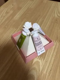 【新品未使用】ロクシタン ハンドクリームセット 10ml×4本 桜 ギフト