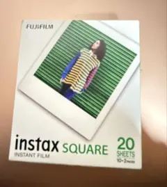 FUJIFILMのチェキ用スクエアフィルム（SQUARE）20枚入り