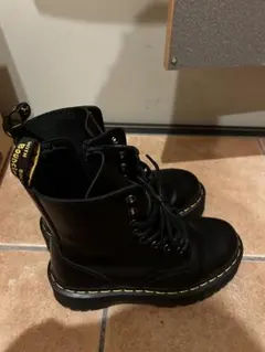 Dr. Martens 8ホール 厚底ブーツ 23cm BLACKのサムネイル