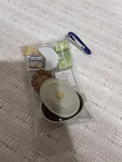 ガチャ詰めポーチ　カプセルトイ　ミニチュア玩具