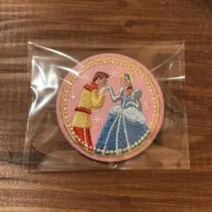 ディズニー刺繍缶バッジ