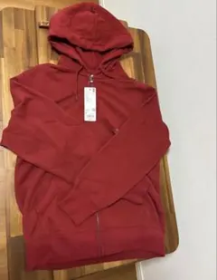 ユニクロ　スウェットフルジップパーカー　RED