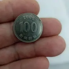 韓国100ウォン／1973年／白銅貨／古銭 - メルカリ