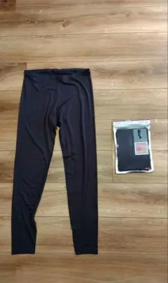 ユニクロ　HEATTECH 十分丈 レギンス Lサイズ　2枚セット