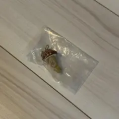 こびとずかんめじるしマスコットめじるしアクセサリー ベニキノコビト