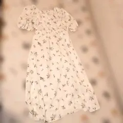 Hudson honey 花柄ワンピース 半袖 Lサイズのサムネイル