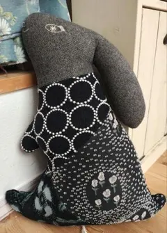 ミナペルホネン　ウサギクッションのサムネイル
