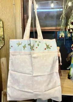 WEDGEWOODウェッジウッド　ワイルドストロベリー柄トートバッグ　ポーチつき