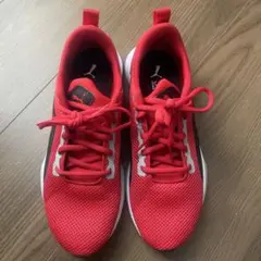 Puma レッド ランニングシューズ　23.5cm 子供から大人までのサムネイル