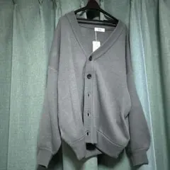 グリーンボタン付きニットカーディガン