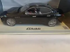 Maserati Ghibli ミニカー ディスプレイケース付き Maserati Ghibli ミニカー ディスプレイケース付き - メルカリ