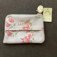 ラデュレ　バラ柄　ティッシュケース付きポーチ