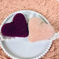 羽付きハートの編みぐるみキーホルダー｜ハンドメイド｜癒し系ハートチャーム｜バッグ