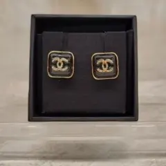 CHANEL CC スクエア ブラック ピアス
