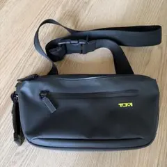 TUMI ダンテ ユーティリティ ポーチ バッグ ブラックのサムネイル