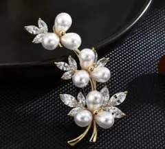 ブローチ ゴールド パール ビジュー 入園 入学 結婚式 セレモニー 新品