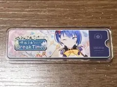 勝利の女神：NIKKE 称号アクリルバッジコレクション ヘルム - メルカリ