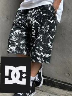 DC SHOES ハーフパンツ タイダイ柄 サイズ32 ストリート スケーターのサムネイル