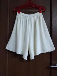 アイボリー Mサイズ ガウチョパンツ膝丈