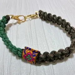 パラコード　スマホストラップ　バックチャーム　　カモフラ&グリーン