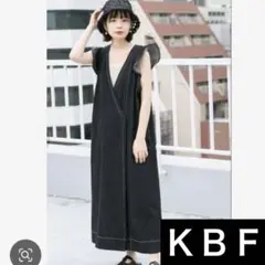 KBF アーバンリサーチ フリルデニムワンピース　ブラック oneサイズ XL位