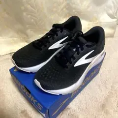 【美品】BROOKS ゴースト16 ブラック スニーカー　レディースのサムネイル