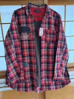 今期完売✨　ドラッグストアーズ　重ね着風長袖シャツ　ブタちゃん刺繍　赤系　Ｆ