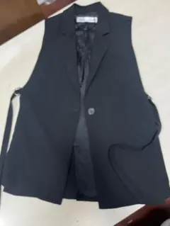 ZARA ブラックノースリーブジャケット