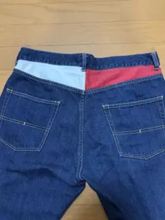 tommy ケツにロゴブロック