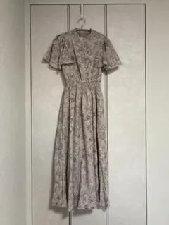 花柄フリル袖マキシワンピース
