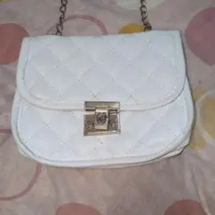 ホワイト キルティング ショルダーバッグ