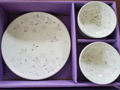 新品・桜柄 食器セット　大皿・ 鉢・小鉢 ７点セットのサムネイル