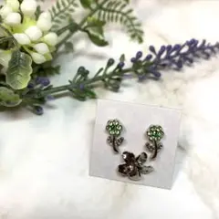 【お値下げ中！】ピアス 花モチーフ