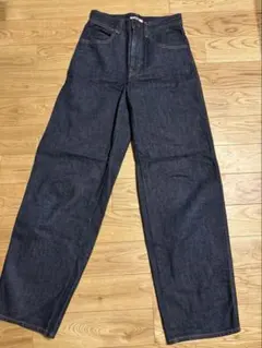 UNIQLO ハイウエスト デニムパンツ