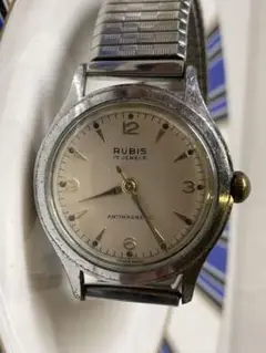 RUBIS 手巻き時計 シルバー文字盤　17石 スイス ラウンド 3針
