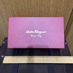 フェラガモ 空箱