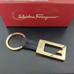 Ferragamo　フェラガモ　キーリング　キーフォルダー　スクエア　ゴールド色