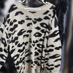 ヒョウ柄ニット