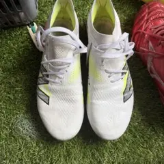 New Balance サッカースパイクのサムネイル