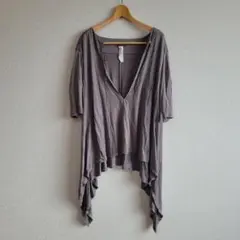 n゜11 グレー Vネック 半袖Tシャツ アシンメトリック